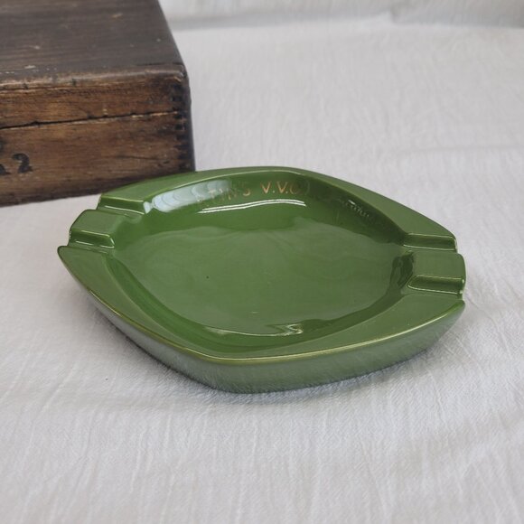 VTG WADE of England Martinis V.V.O. Scotch Green Ceramic Ashtray - Picture 1 of 8